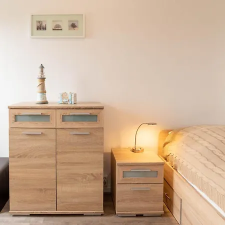 Daire Theodor Strande